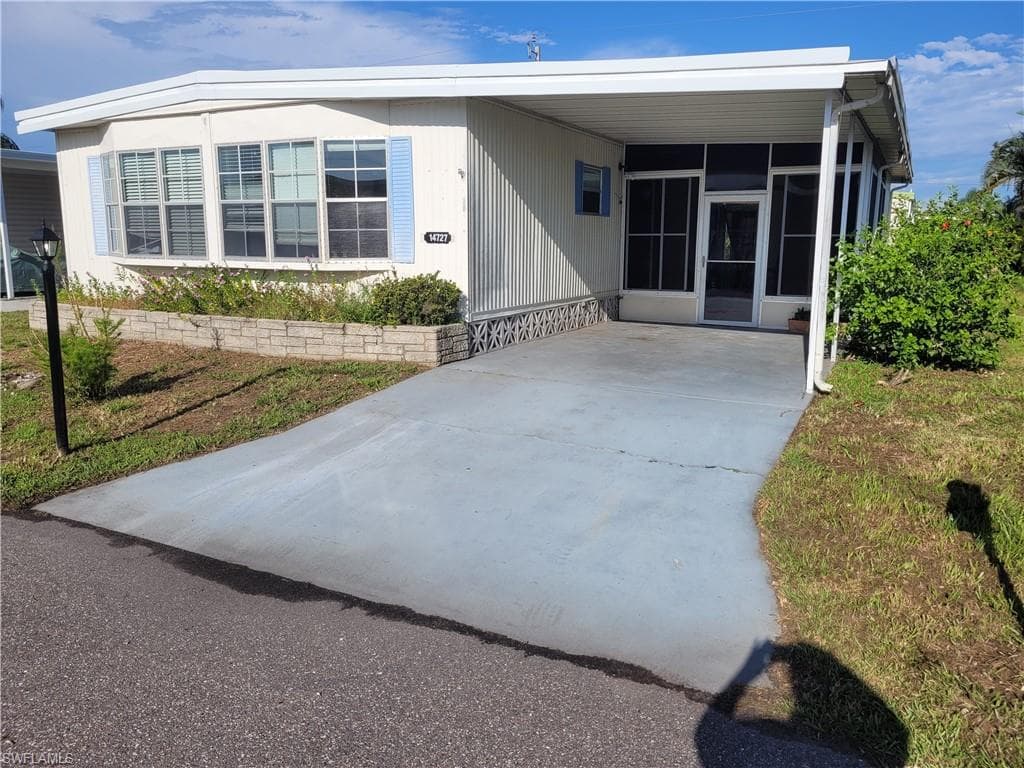 14727 Patrick Henry RD NORTH FORT MYERS, FL 33917