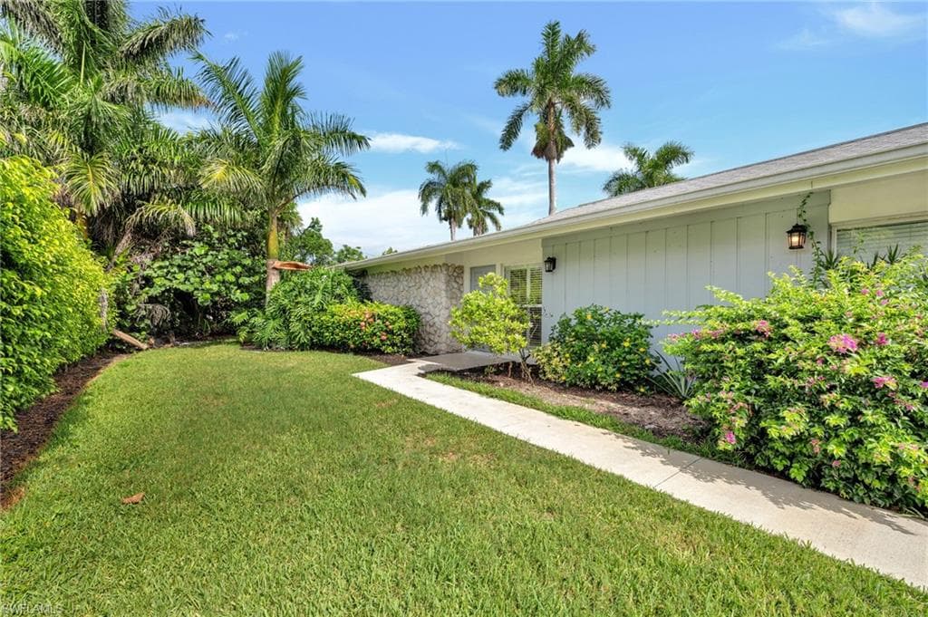 167 Crown DR 12 NAPLES, FL 34110