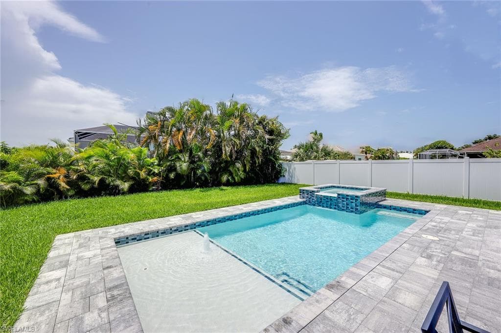 784 94th AVE N NAPLES, FL 34108