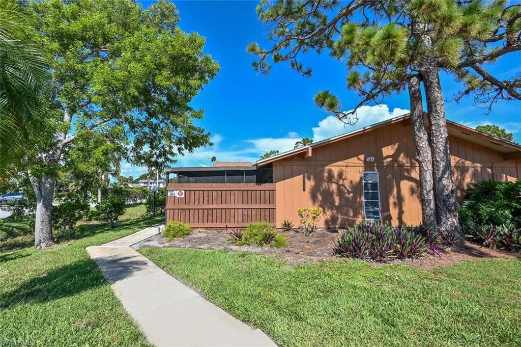 5636 Foxlake DR NORTH FORT MYERS, FL 33917