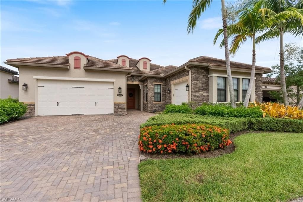 9469 Greenleigh CT NAPLES, FL 34120