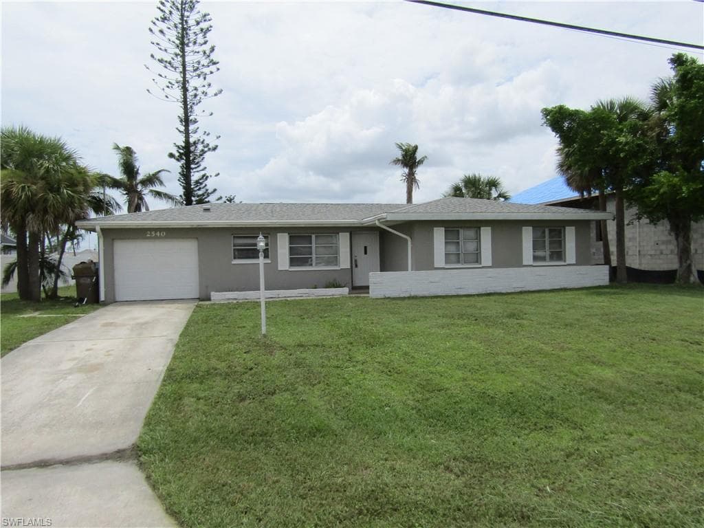 2540 SE 25th AVE CAPE CORAL, FL 33904