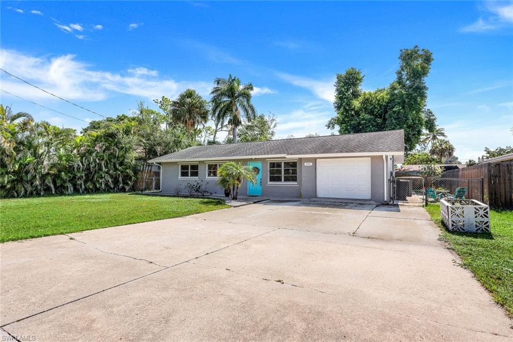 27111 Lavinka ST BONITA SPRINGS, FL 34135