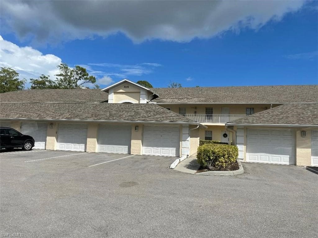 3225 Cypress Glen WAY 111 NAPLES, FL 34109