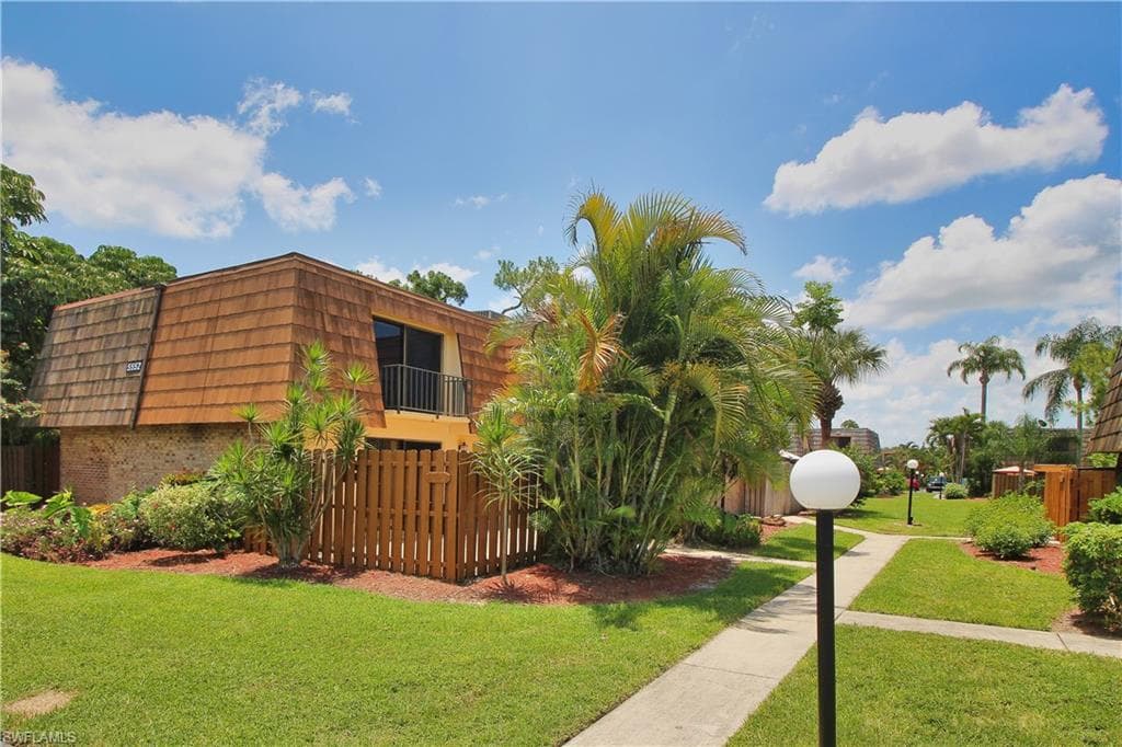 5552 Malt DR 3 FORT MYERS, FL 33907