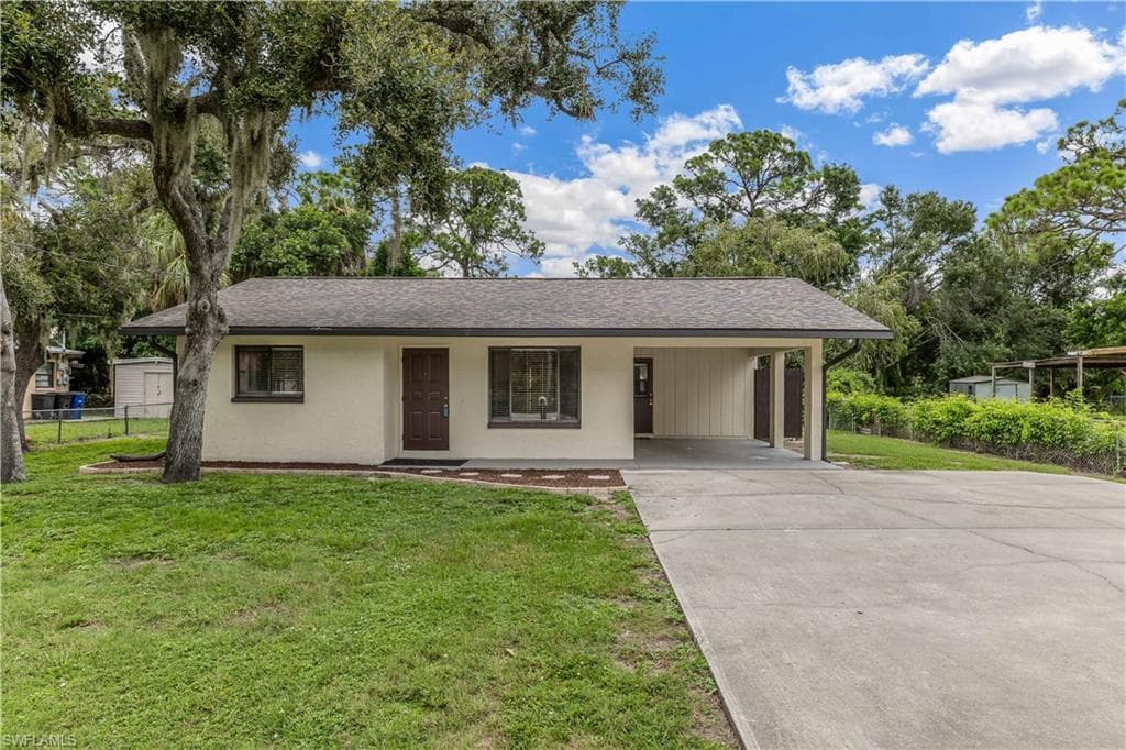 1806 Marilyn DR NORTH FORT MYERS, FL 33917