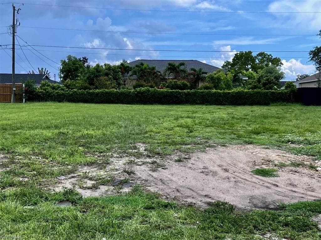 1309 NE 9th AVE CAPE CORAL, FL 33909