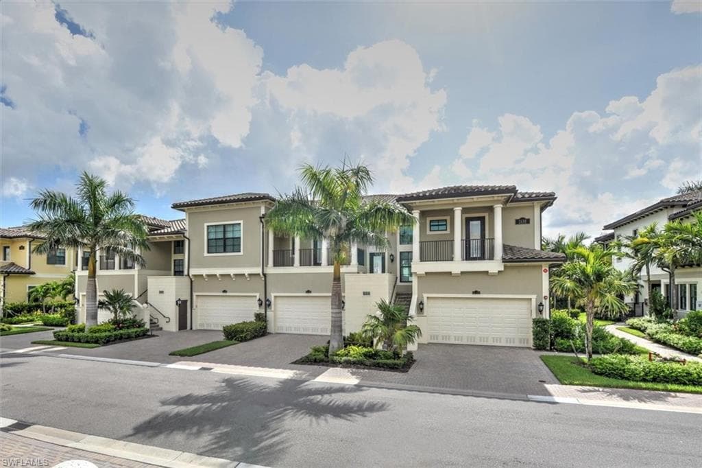 2488 Breakwater Way 13-102 NAPLES, FL 34112