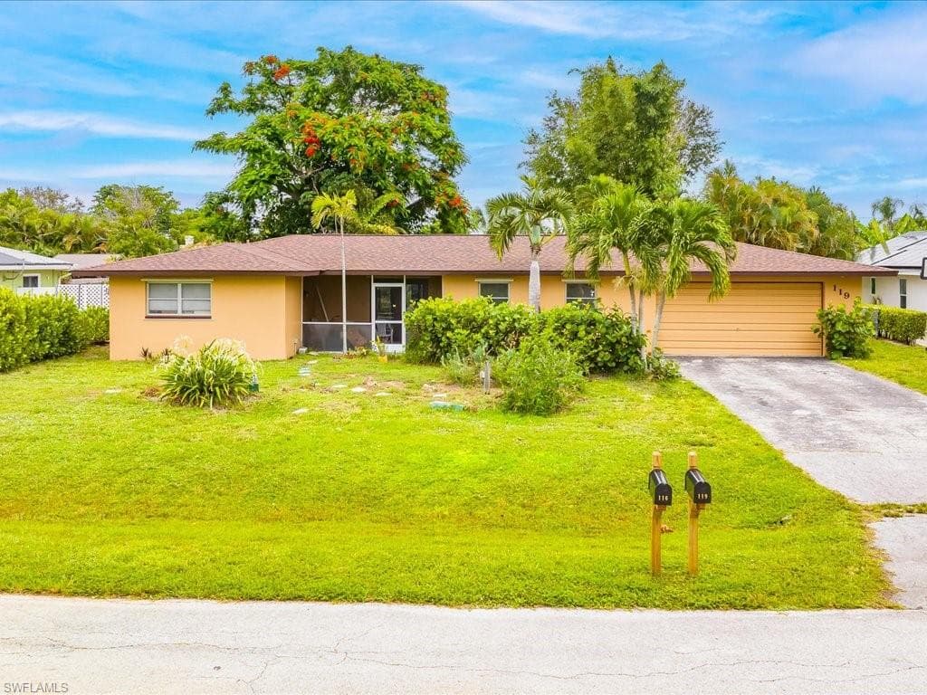 119 Wickliffe DR NAPLES, FL 34110