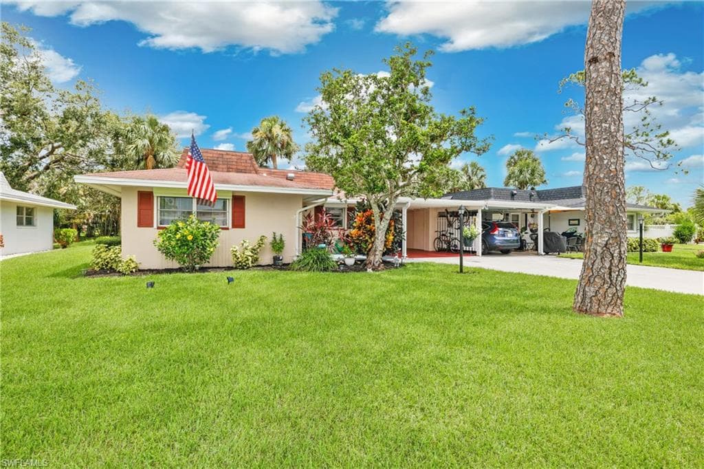 537 Pangola DR NORTH FORT MYERS, FL 33903