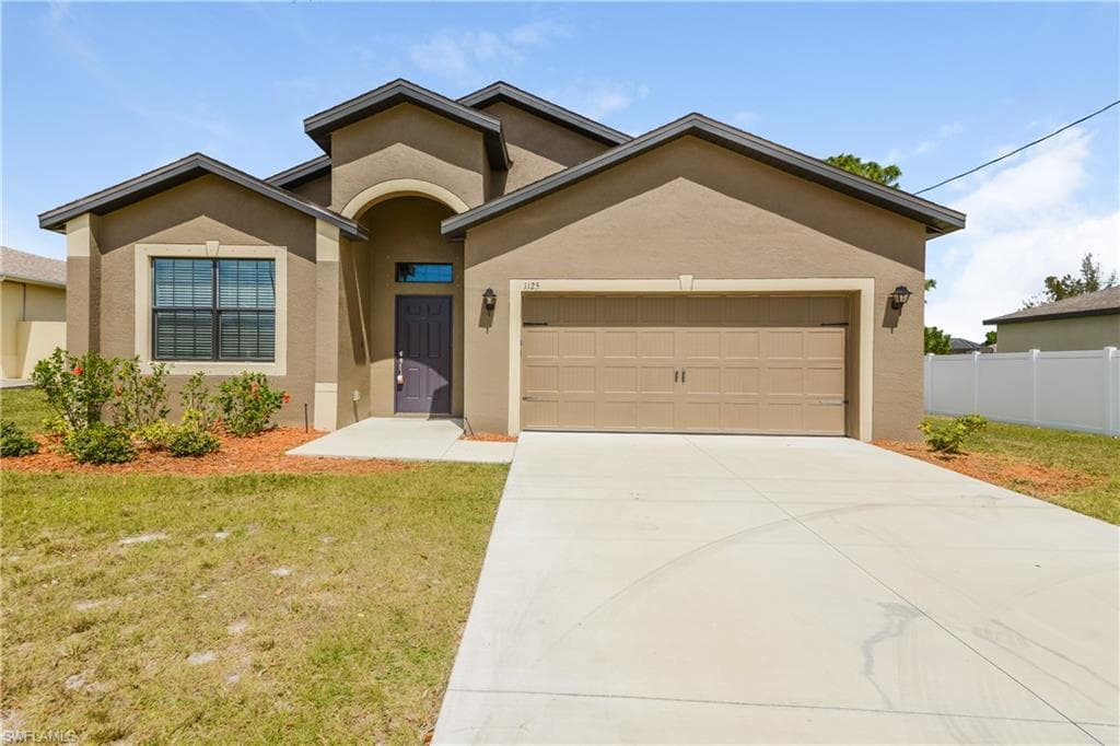 1125 Trafalgar PKWY CAPE CORAL, FL 33991
