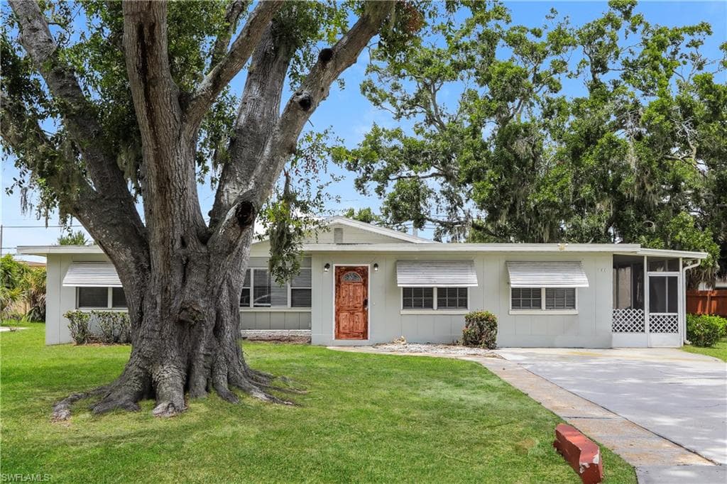 731 Cypress AVE VENICE, FL 34285