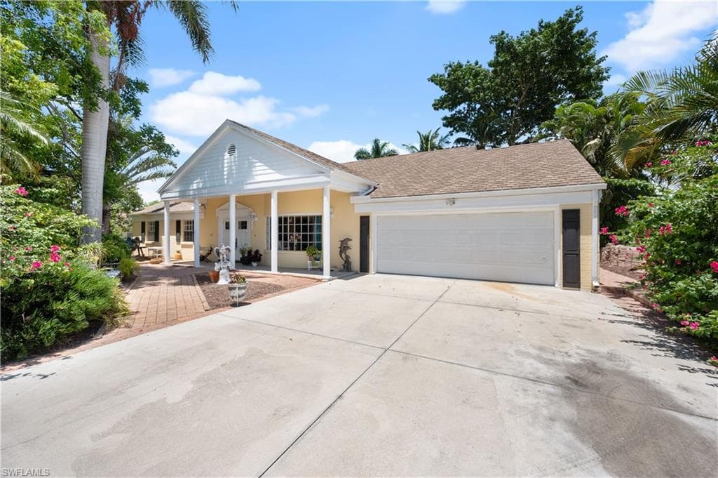 397 Forest Hills BLVD NAPLES, FL 34113