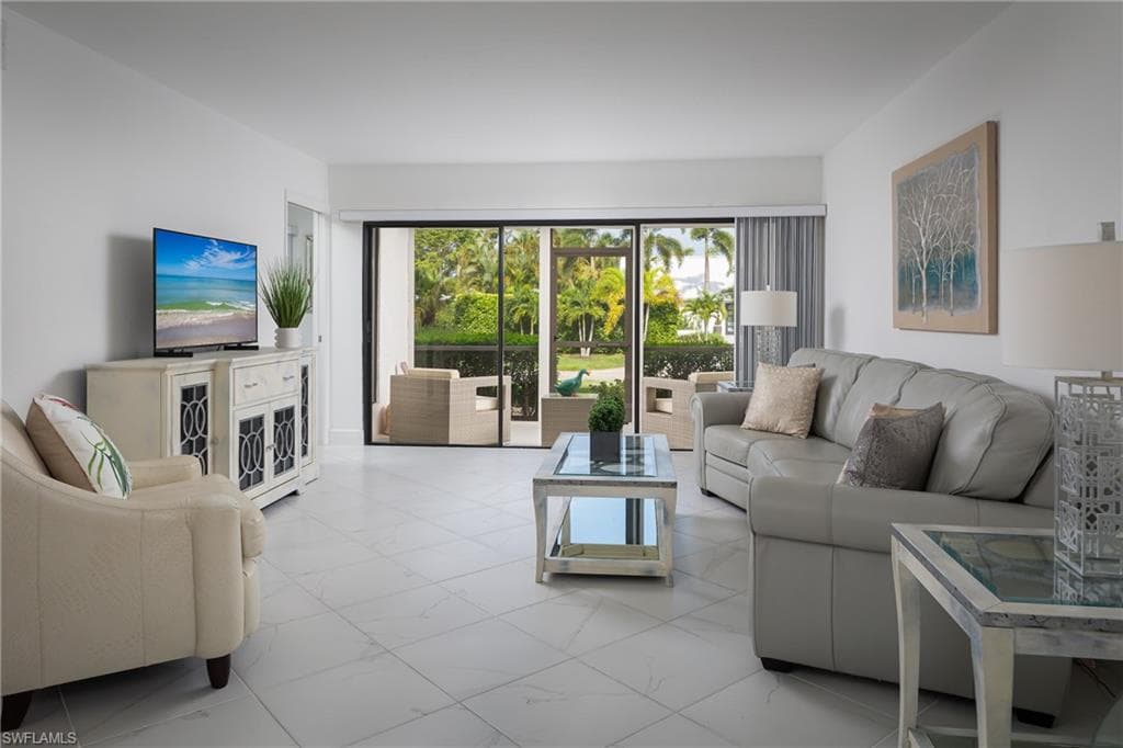 4062 Belair LN 3 NAPLES, FL 34103