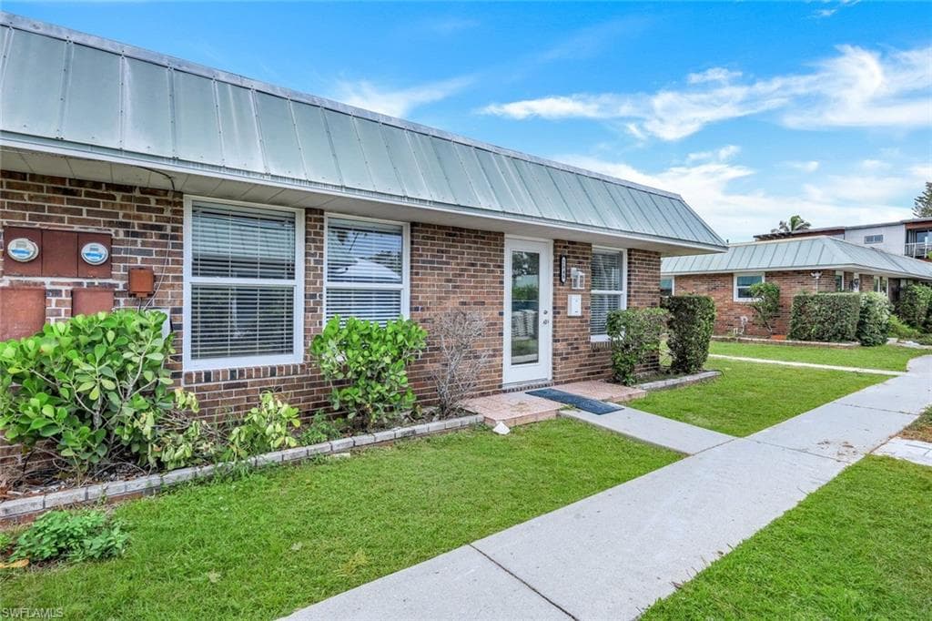2848 Arbutus ST D1 NAPLES, FL 34112