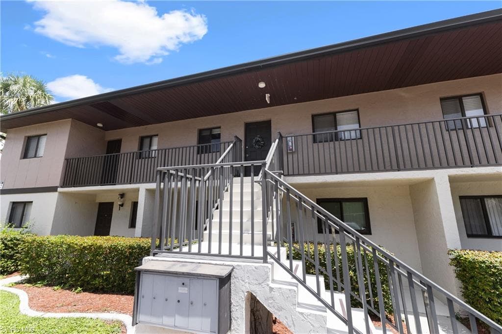 1220 Hall RD 405 NORTH FORT MYERS, FL 33903