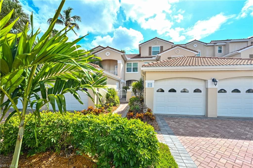 8405 Excalibur CIR D3 NAPLES, FL 34108