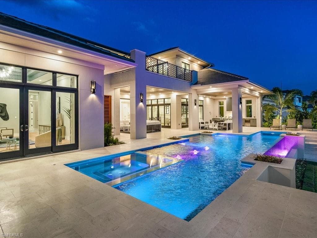 3841 Crayton RD NAPLES, FL 34103