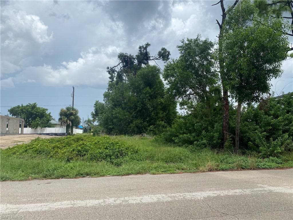 3021 6th AVE CAPE CORAL, FL 33909