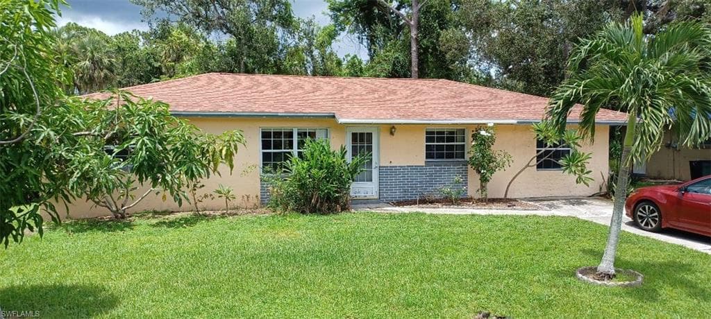 50 Becker DR NORTH FORT MYERS, FL 33903