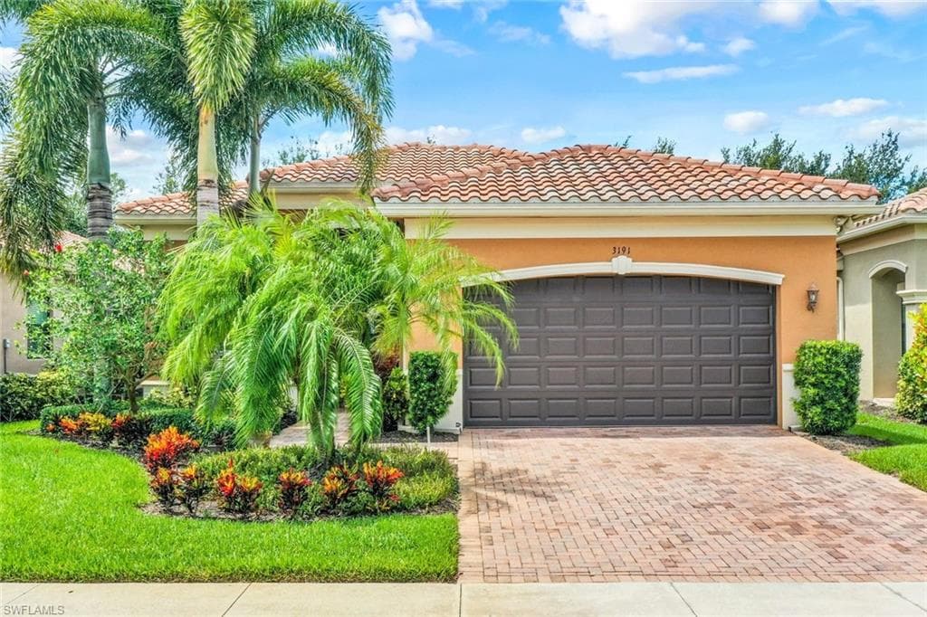 3191 Pacific DR NAPLES, FL 34119