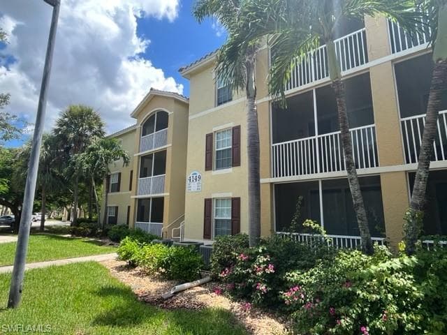 4149 Residence DR 810 FORT MYERS, FL 33901