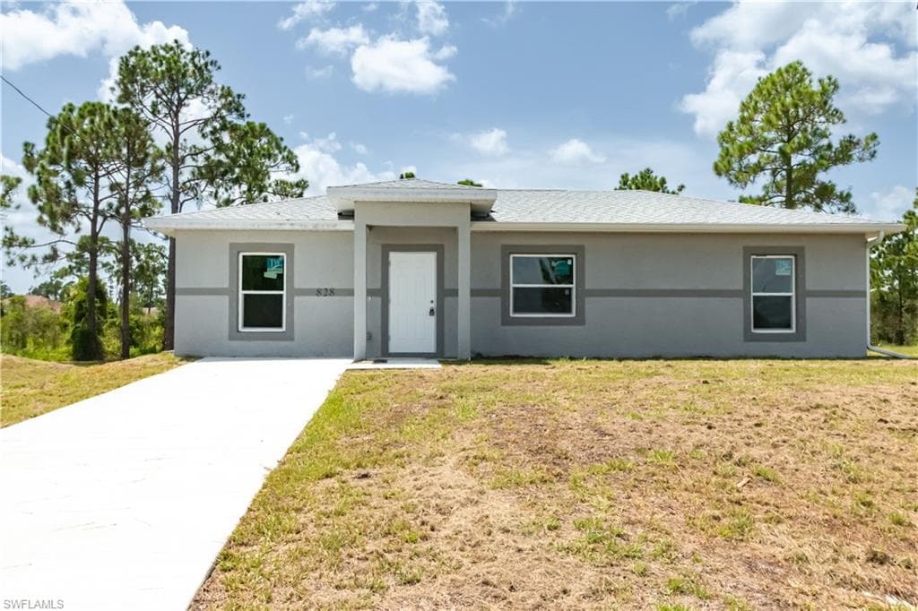 830 Newell ST E LEHIGH ACRES, FL 33974