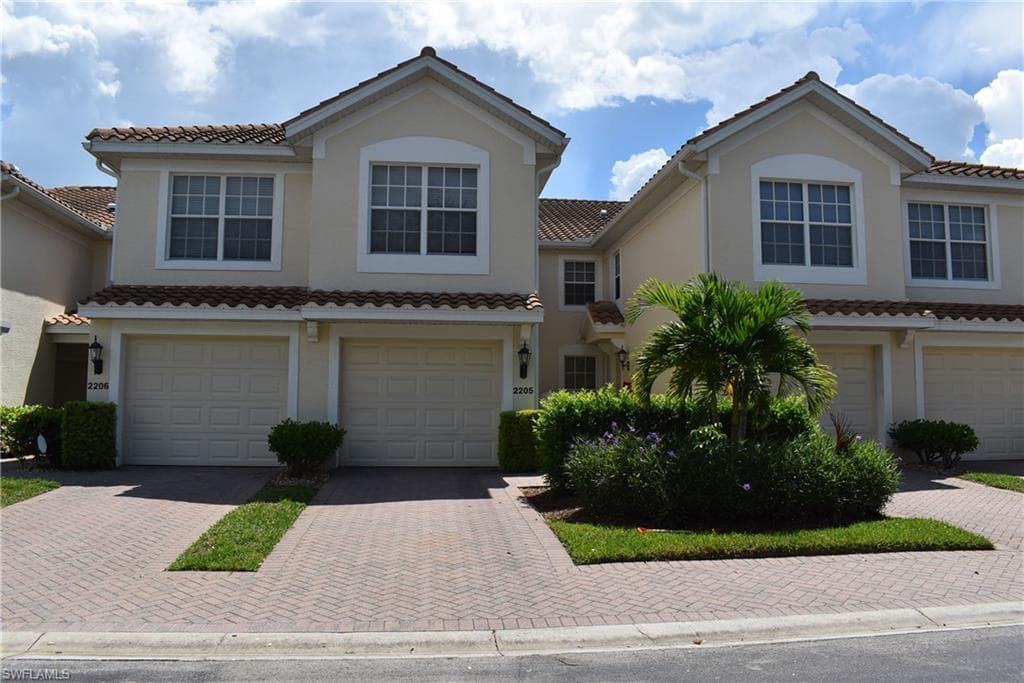 1380 Tiffany LN 2205 NAPLES, FL 34105
