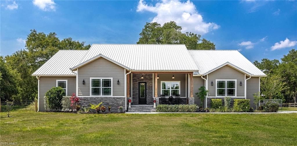 1566 Winchester AVE E LABELLE, FL 33935