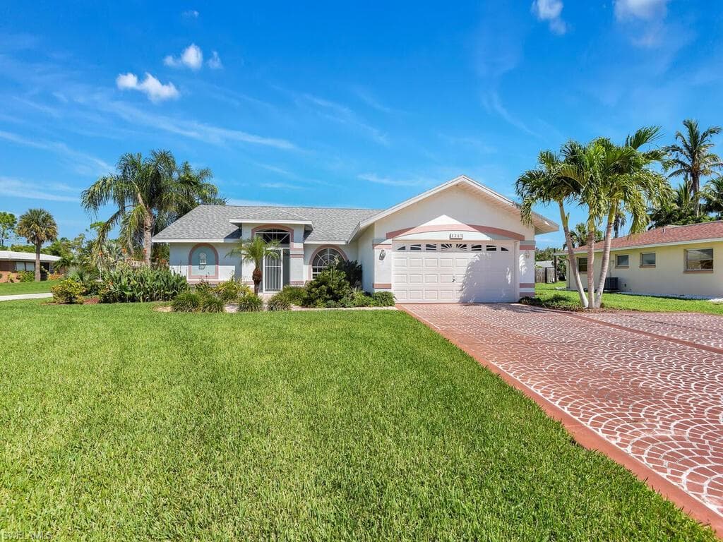 4258 Coronado PKWY CAPE CORAL, FL 33904