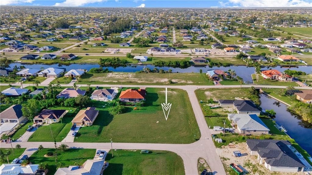 2626 15th ST CAPE CORAL, FL 33993