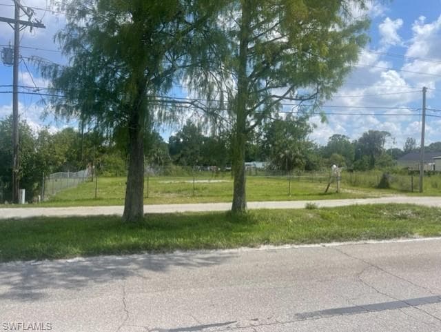2201 Laurel LN NORTH FORT MYERS, FL 33917