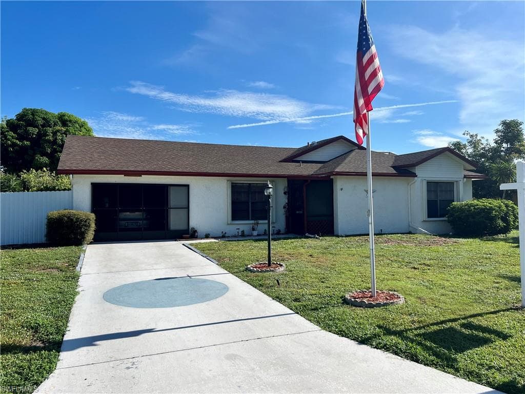 105 Jayside LN LEHIGH ACRES, FL 33936