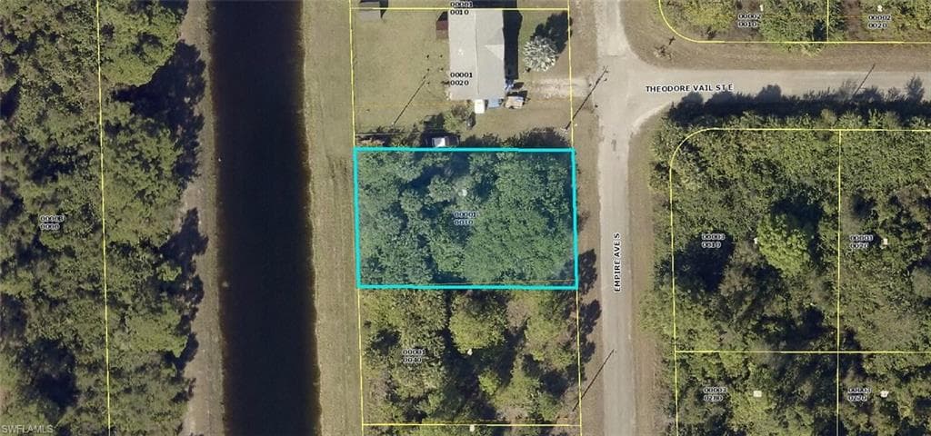 504 Empire AVE S LEHIGH ACRES, FL 33974