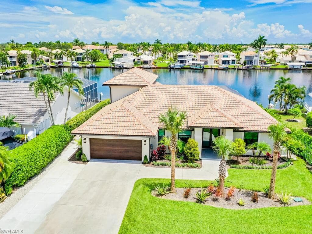 105 Morningstar CAY NAPLES, FL 34114