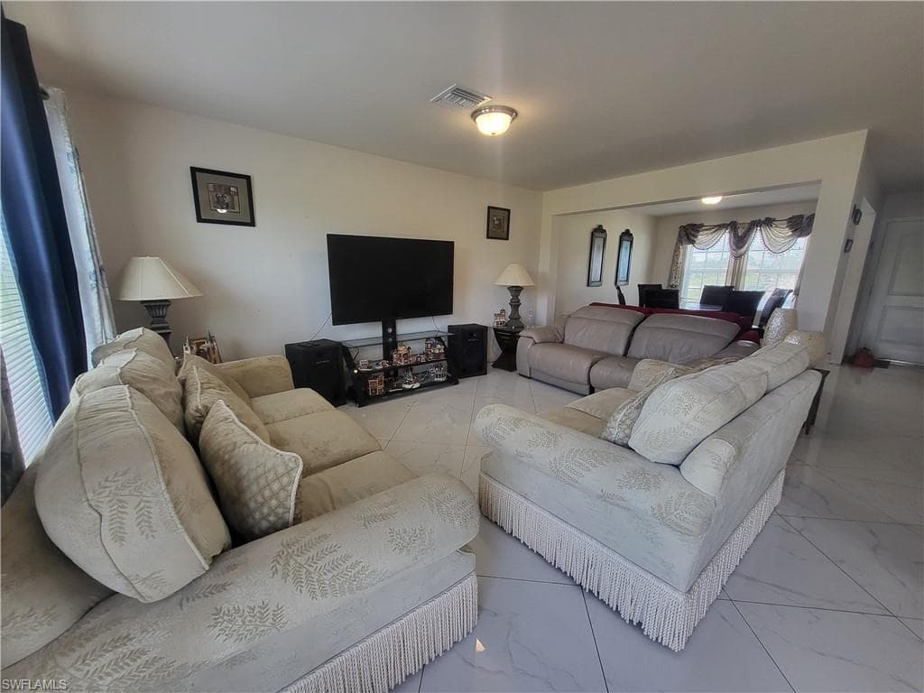 2215 NW 31st TER CAPE CORAL, FL 33993