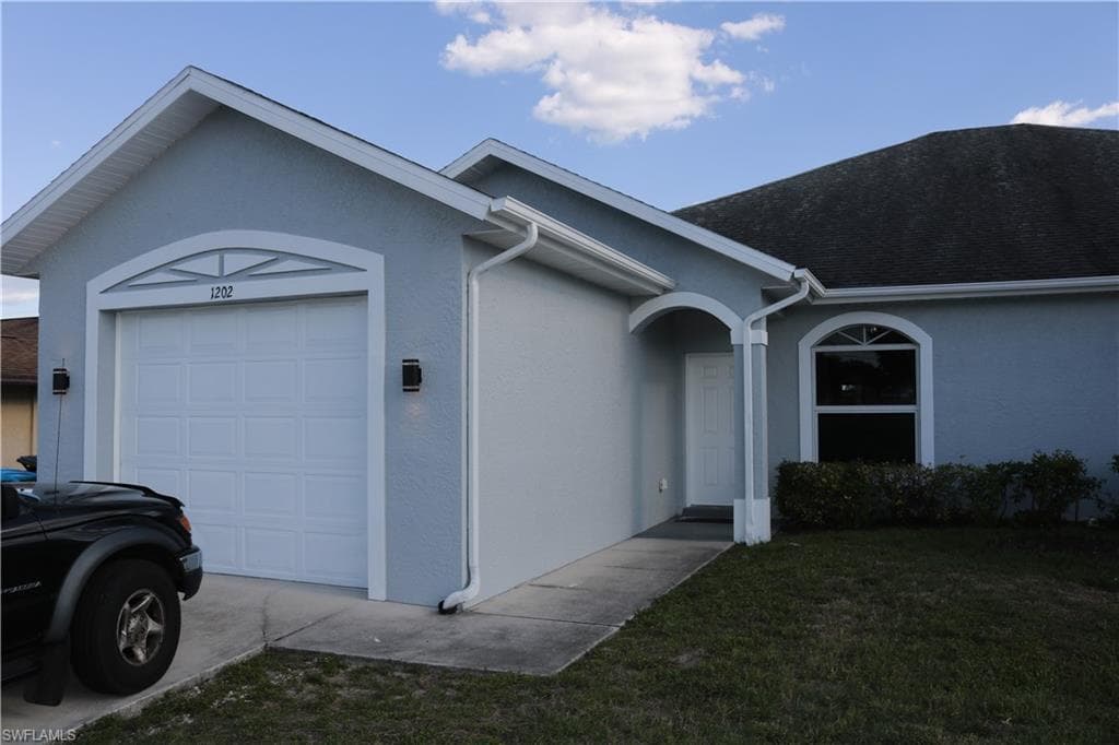 1202 Diplomat PKWY E CAPE CORAL, FL 33909