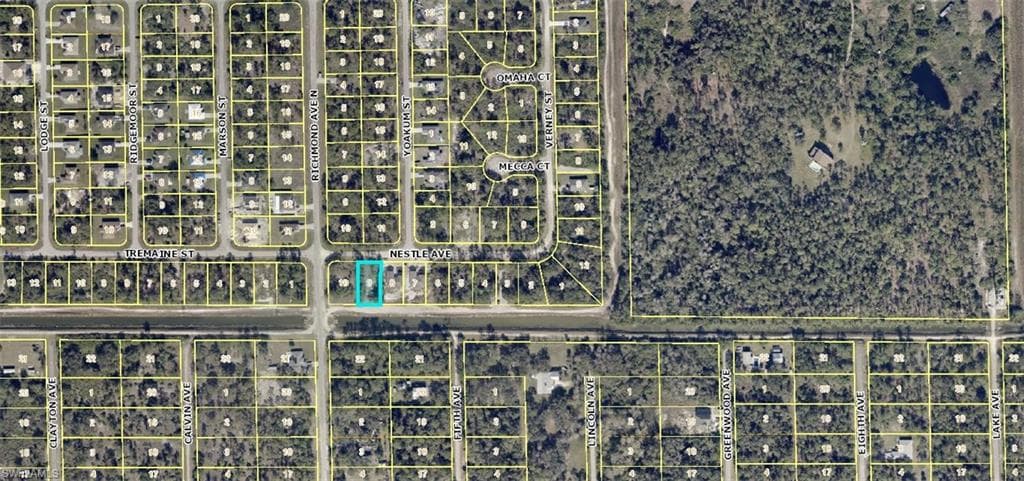 383 Nestle AVE LEHIGH ACRES, FL 33972