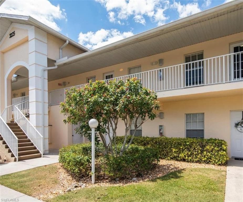 3225 CYPRESS GLEN WAY 212 NAPLES, FL 34109