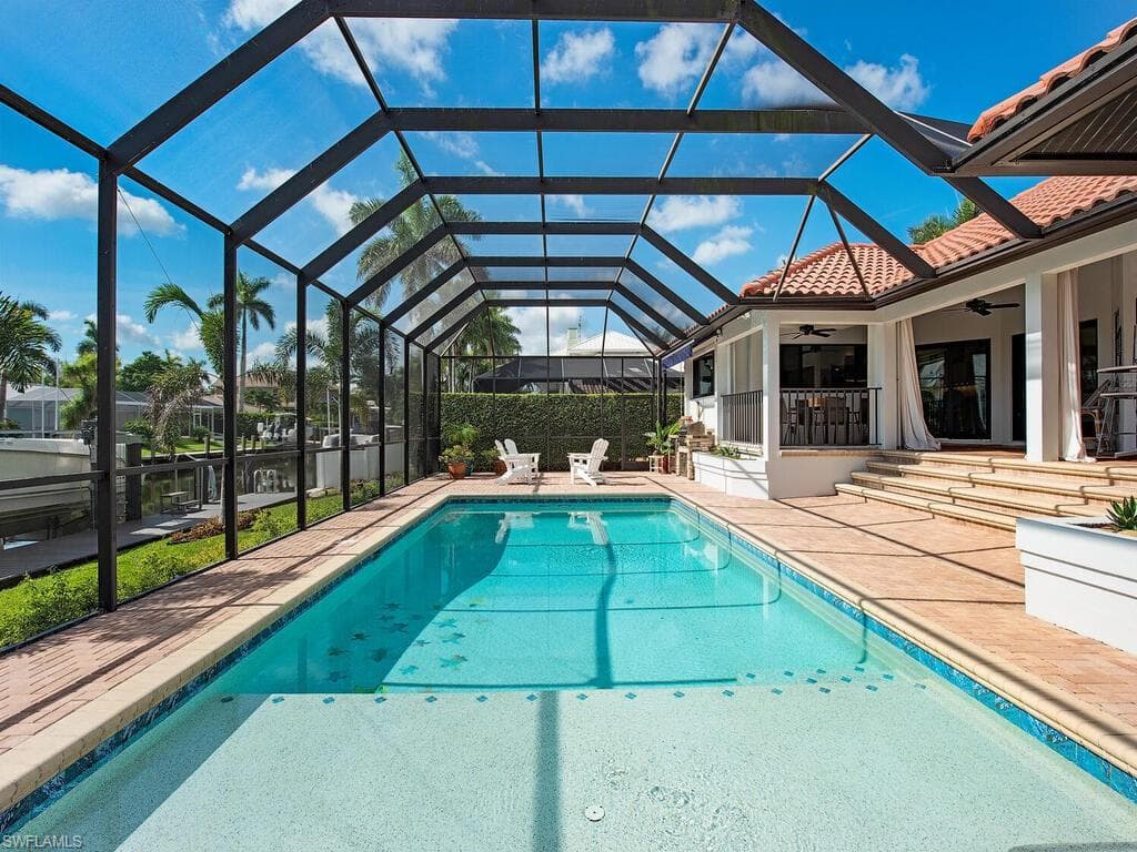 1935 SNOOK DR NAPLES, FL 34102