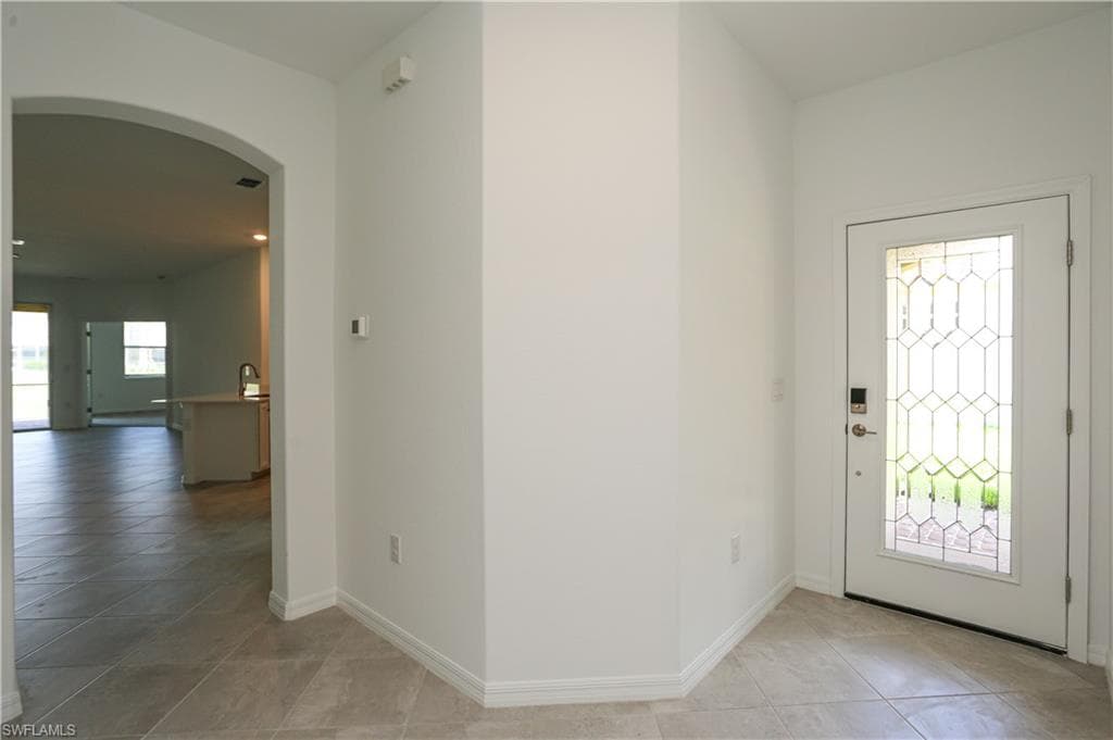 2599 Vine AVE NAPLES, FL 34120