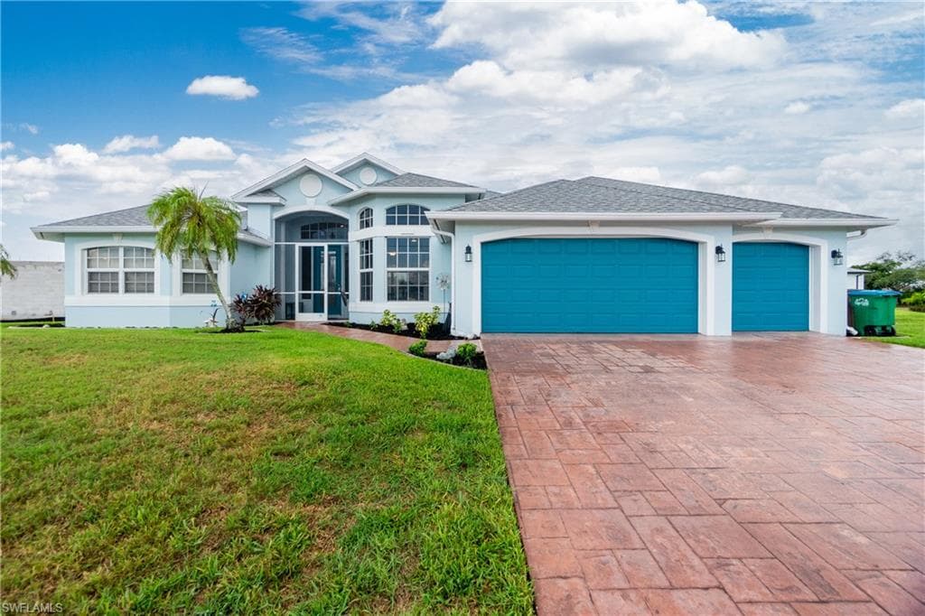 2334 Trafalgar PKWY CAPE CORAL, FL 33991