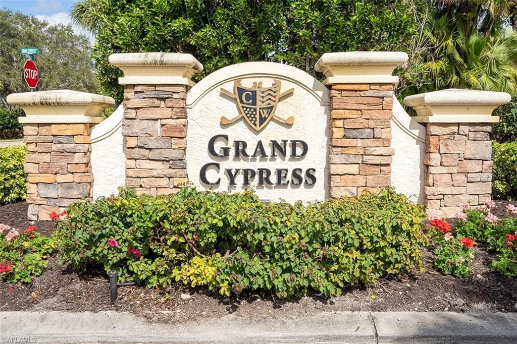 3445 Grand Cypress DR 202 NAPLES, FL 34119
