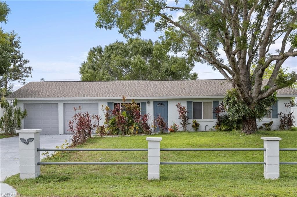 4900 7th ST W LEHIGH ACRES, FL 33971