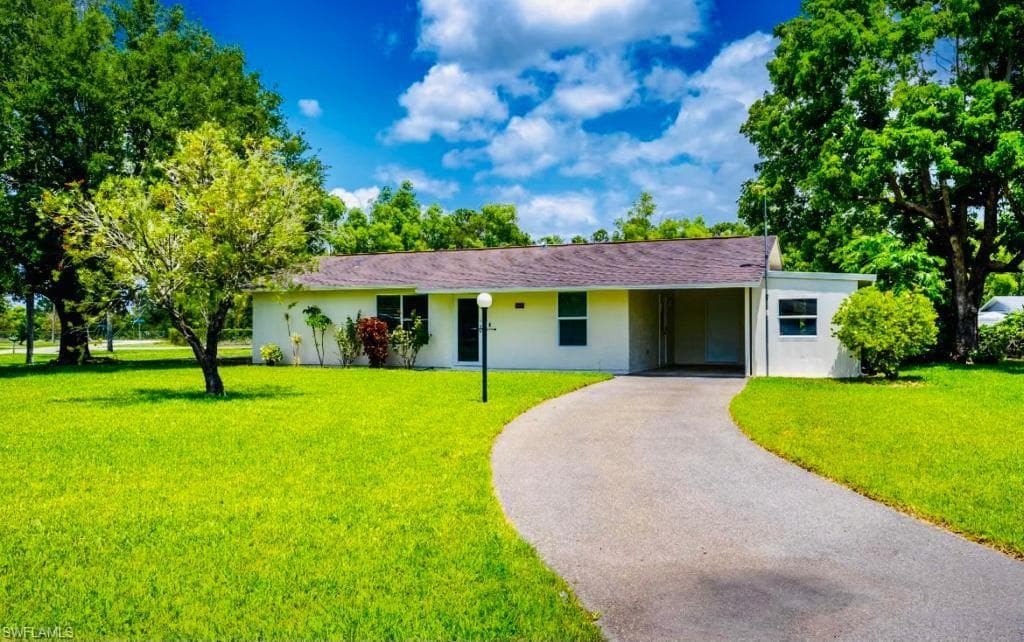 318 Colgate AVE LEHIGH ACRES, FL 33936