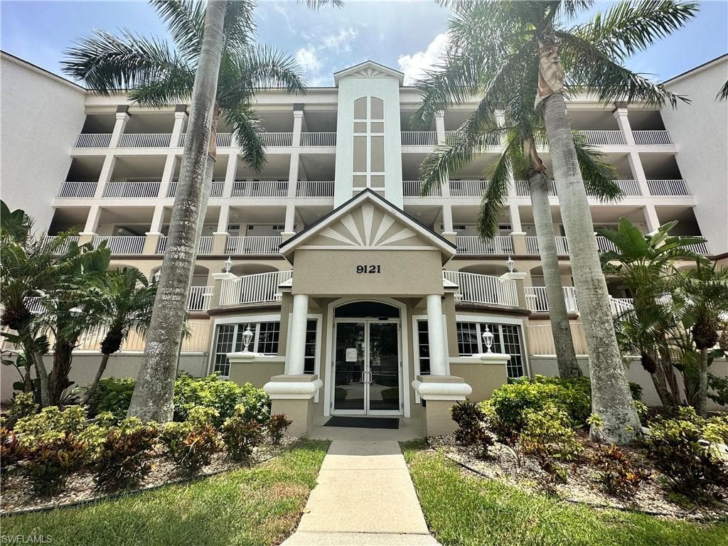 9121 Southmont CV 102 FORT MYERS, FL 33908
