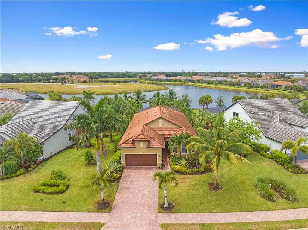 2739 Aviamar CIR NAPLES, FL 34114