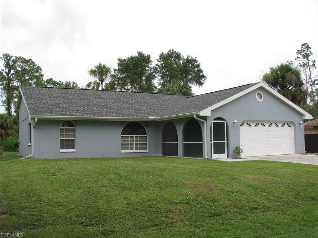 517 Lake AVE LEHIGH ACRES, FL 33972