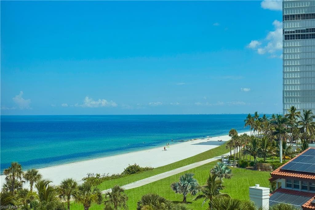 4651 Gulf Shore BLVD 406 NAPLES, FL 34103