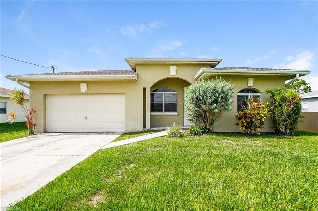 3005 21st ST SW LEHIGH ACRES, FL 33976
